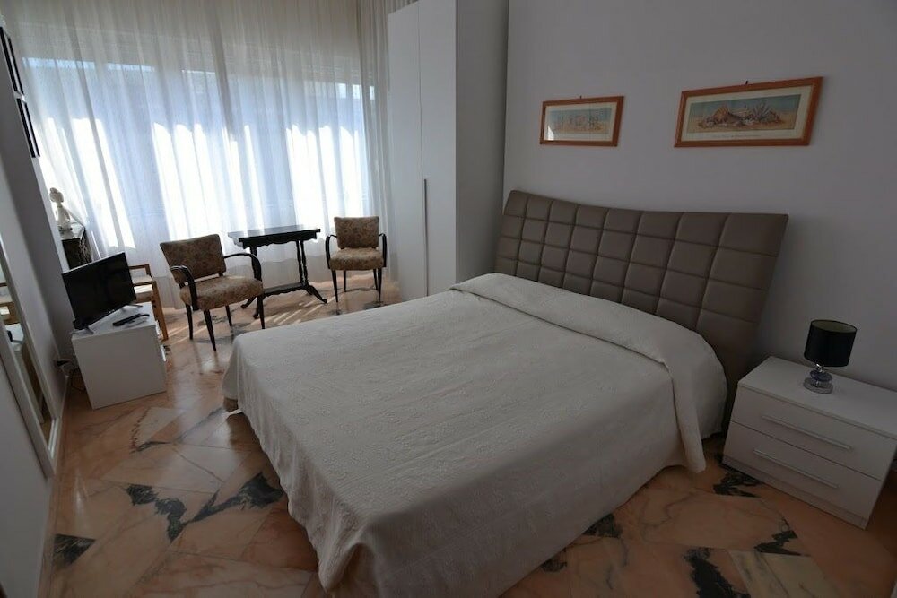 Фото B&b Domus Lupiae