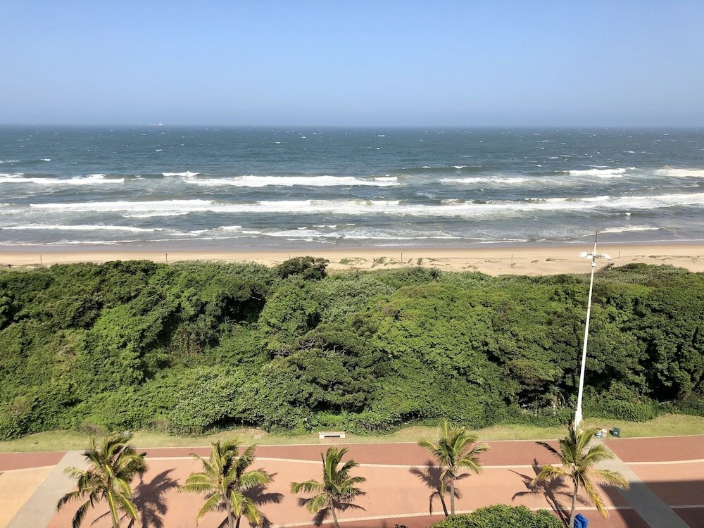 Фото Belaire Suites Hotel