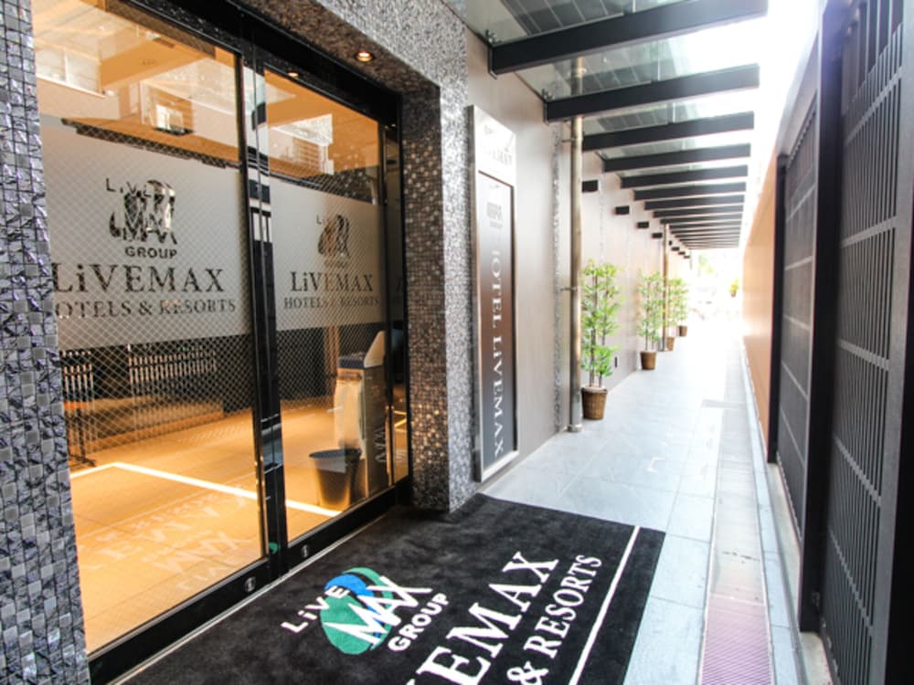 Фото Livemax Osaka Honmachi