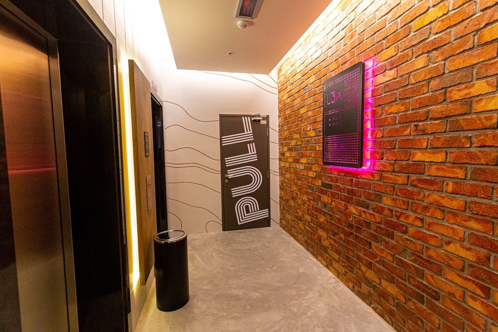 Фото Brown Hotel