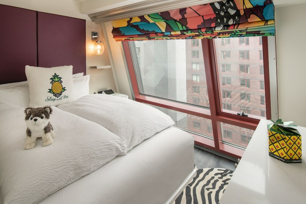 Фото Staypineapple, An Artful Hotel