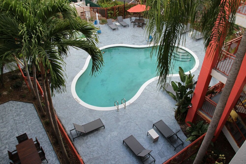 Фото Boca Suites Deerfield Beach