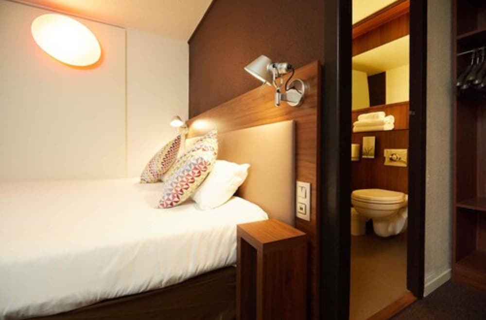 Фото Hotel Campanile Pau