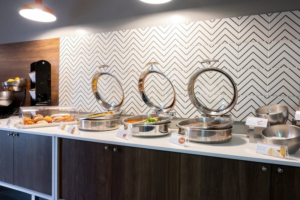 Фото City Express Plus Satelite