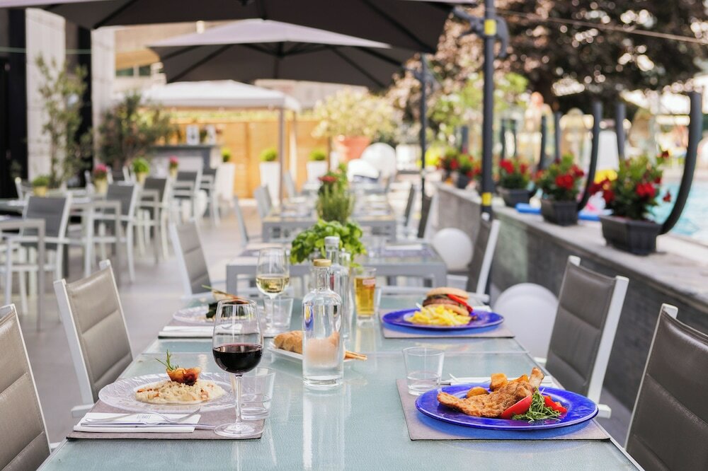 Фото IH Hotels Milano Lorenteggio