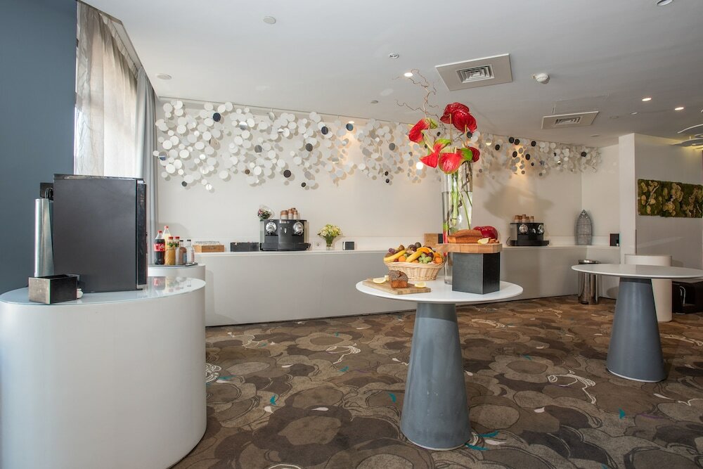 Фото Mercure Marseille Centre Vieux Port