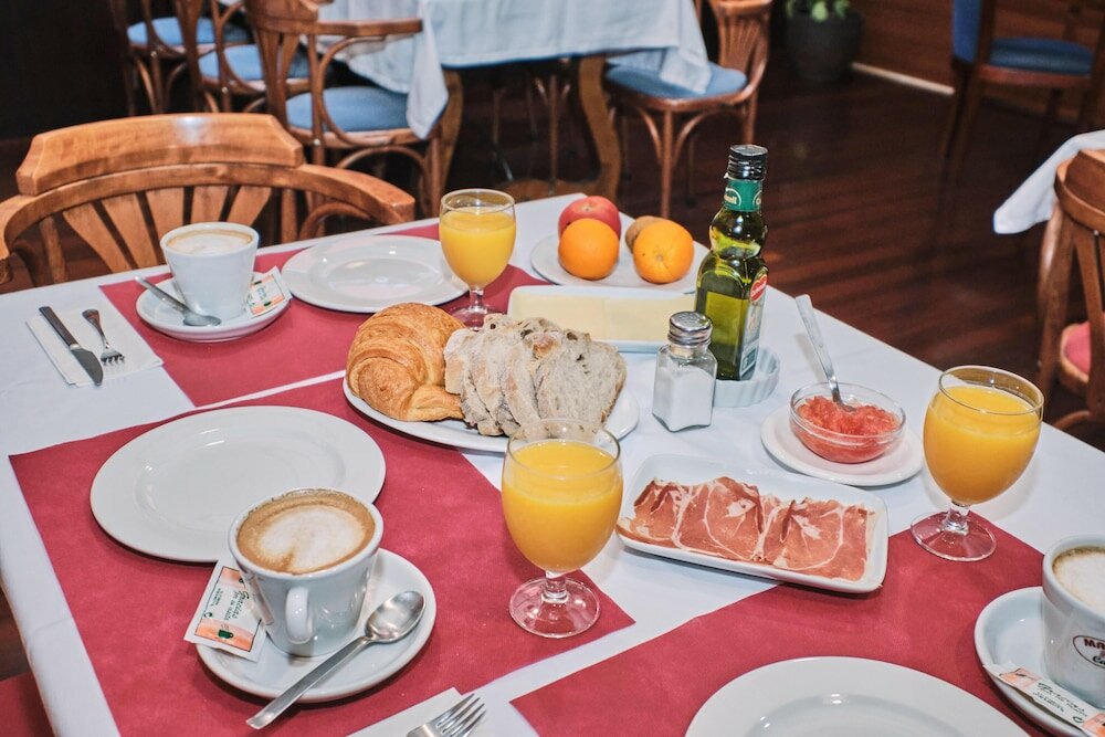 Фото Hotel Entrecercas