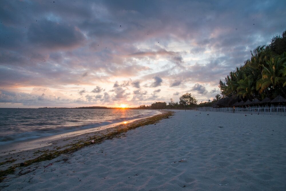 Фото Sunrise Beach Resort