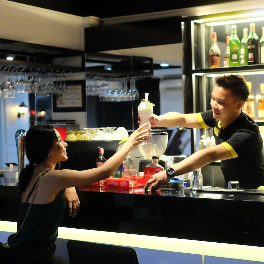 Фото Grand Darmo Suite Hotel