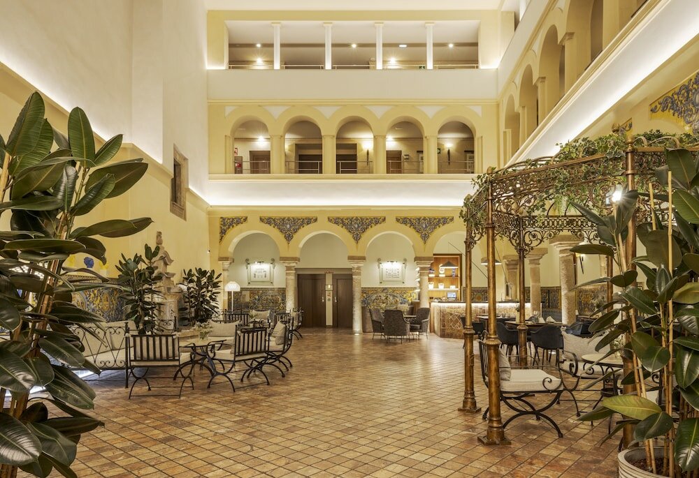 Фото Hotel Ilunion Mérida Palace