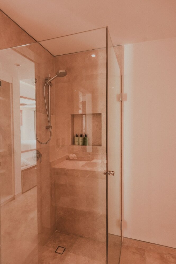 Фото Antera Hotel & Residences