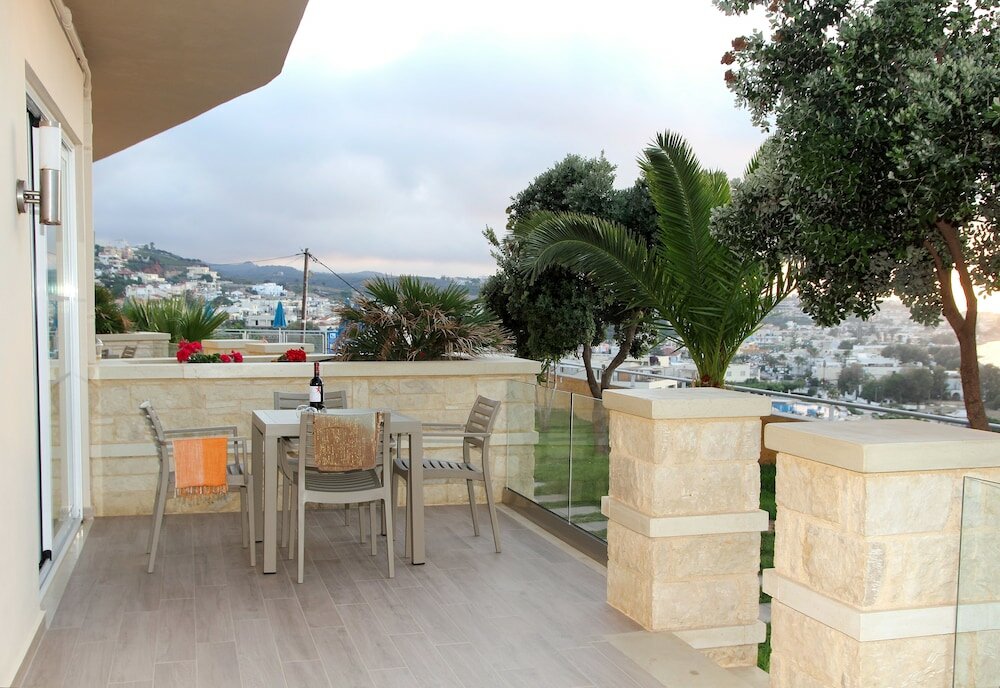 Фото Renieris Hotel