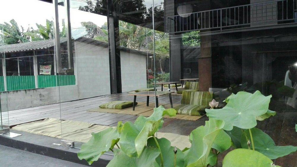 Фото Trat 101 Waterfront Hotel