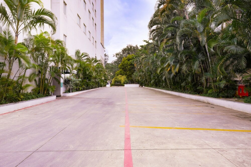 Фото Lemon Tree Premier, Ulsoor Lake, Bengaluru