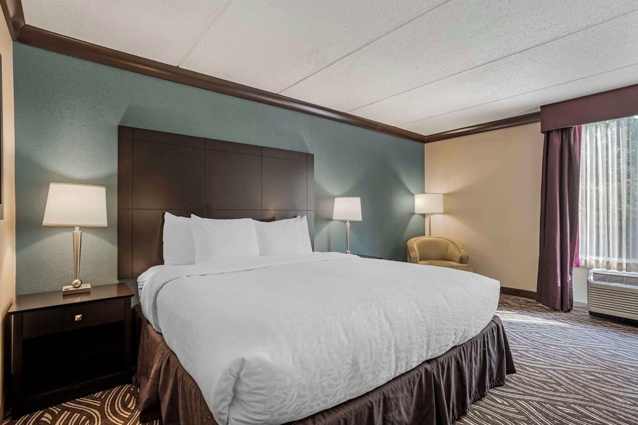 Фото Best Western Plus Kingston Hotel And Conference Center