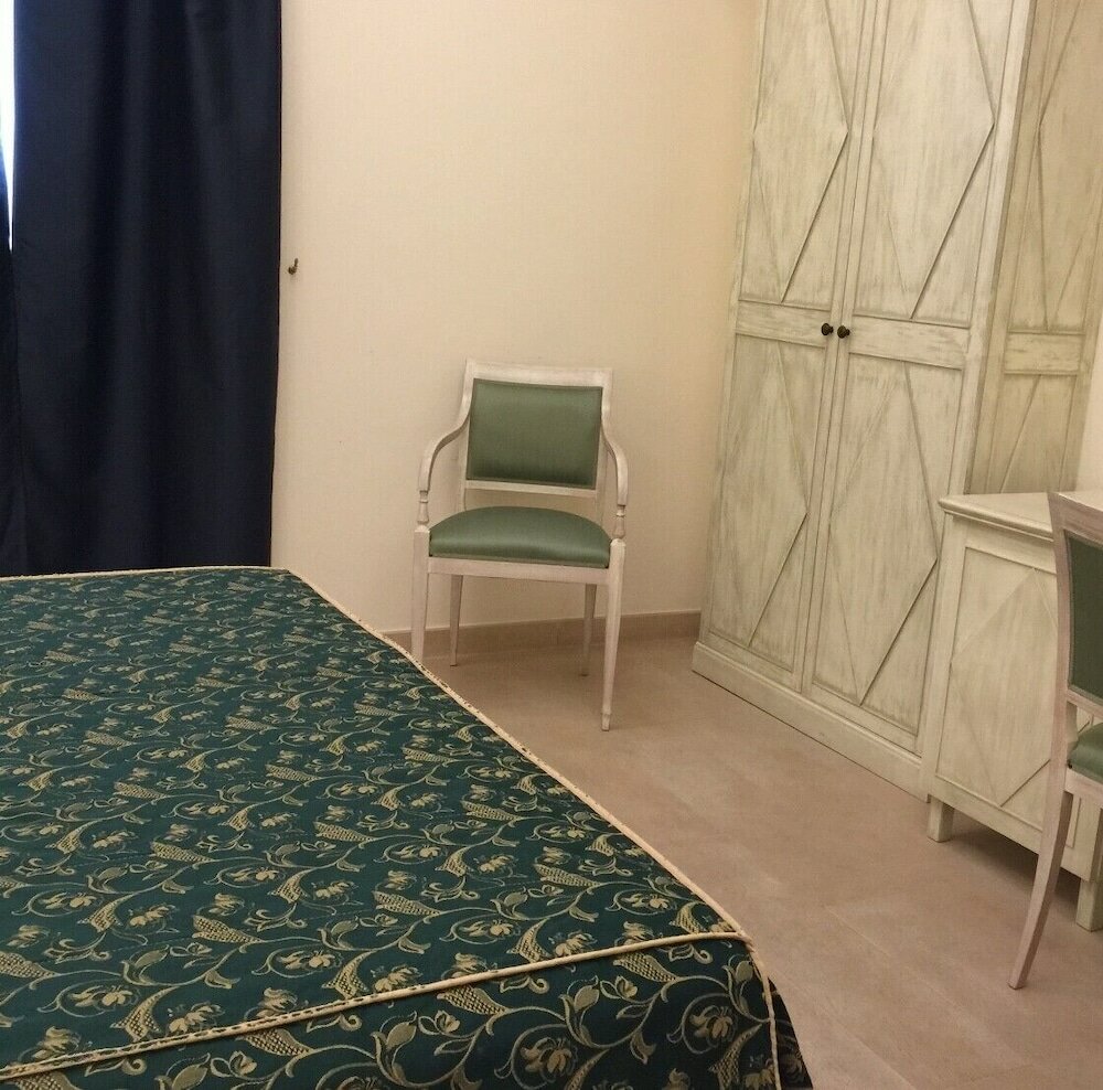 Фото Champagne Palace Hotel