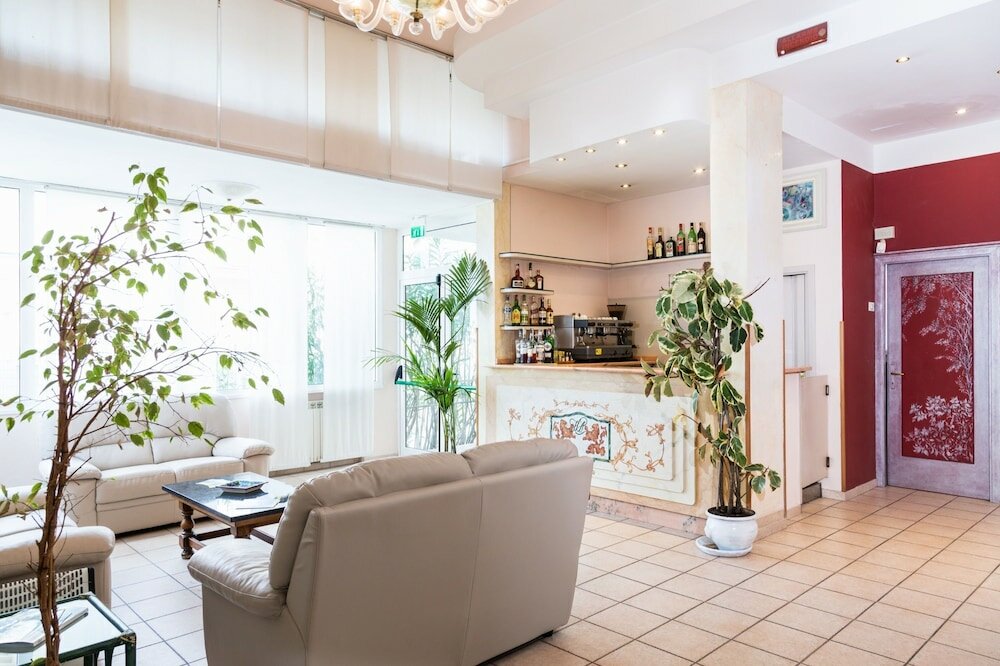 Фото Hotel Ambasciatori