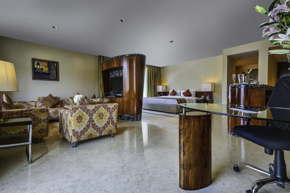 Фото Taj Club House