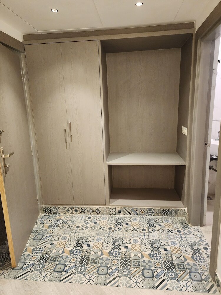 Фото Hotel Square 9 Inn