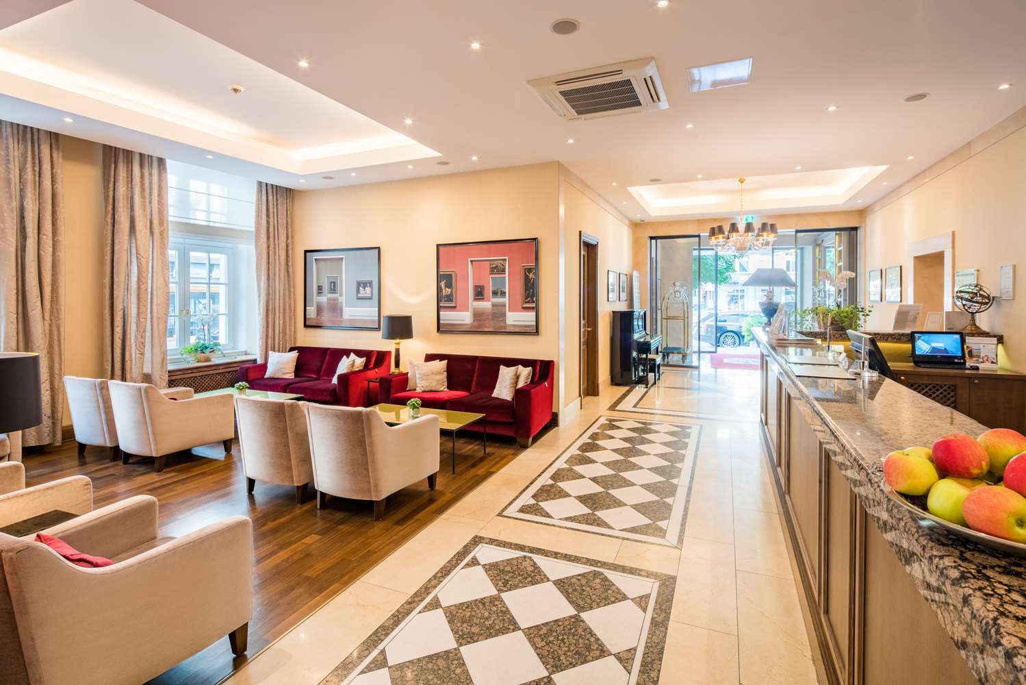 Фото отеля 2