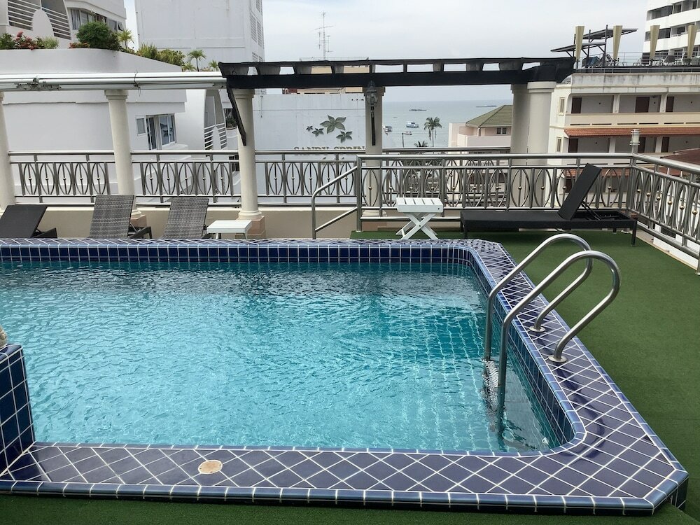 Фото The Whitehouse Condotel