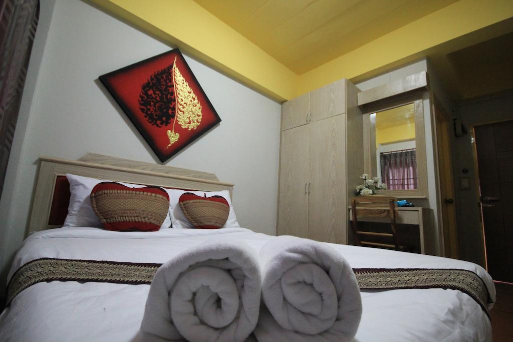 Фото Home Place Hotel