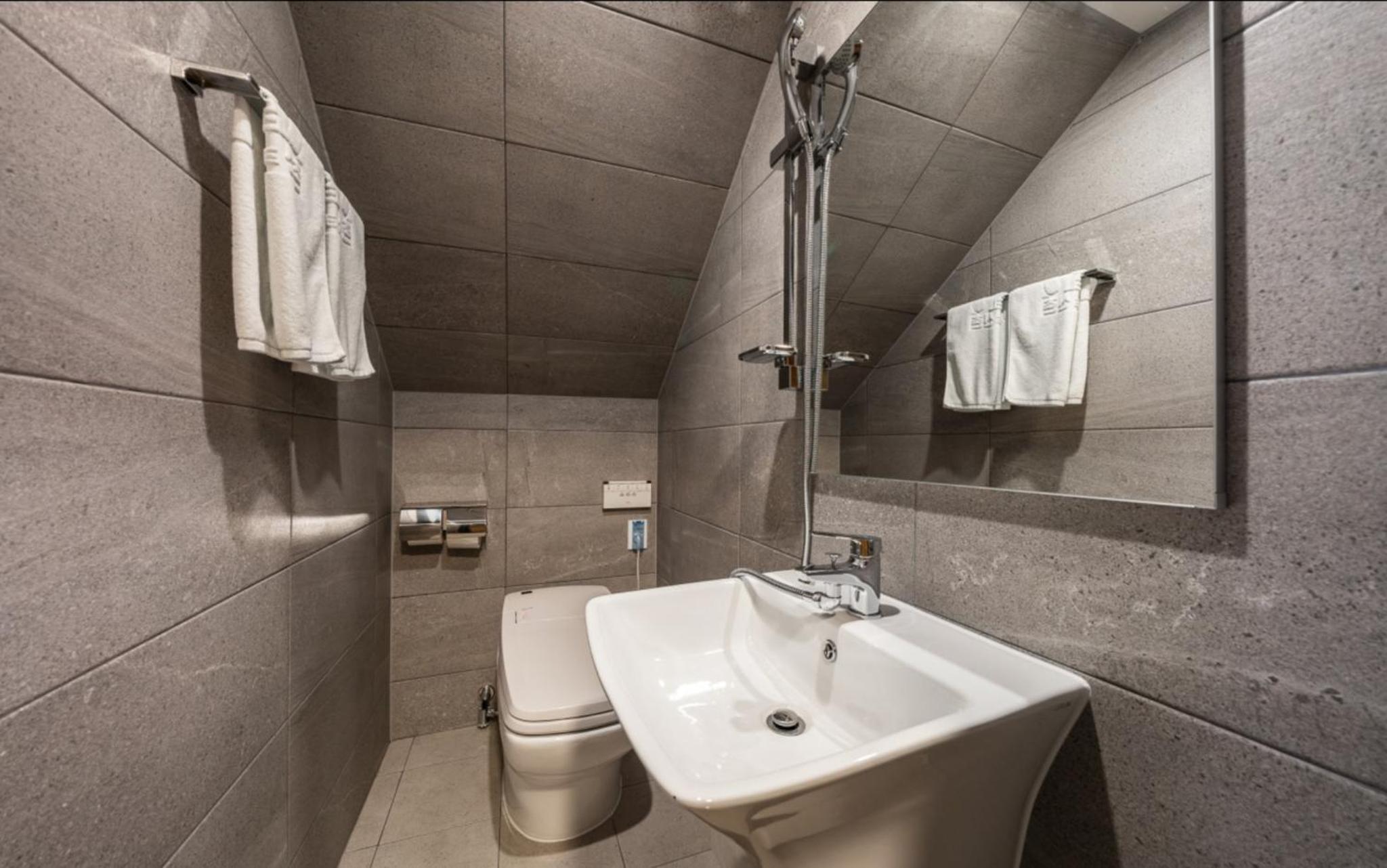 Фото Shinchon Wol