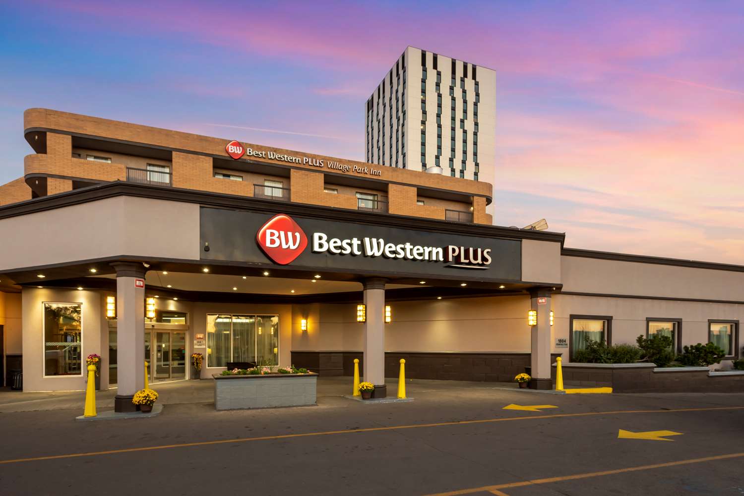 Фото Best Western Plus Village Park Inn