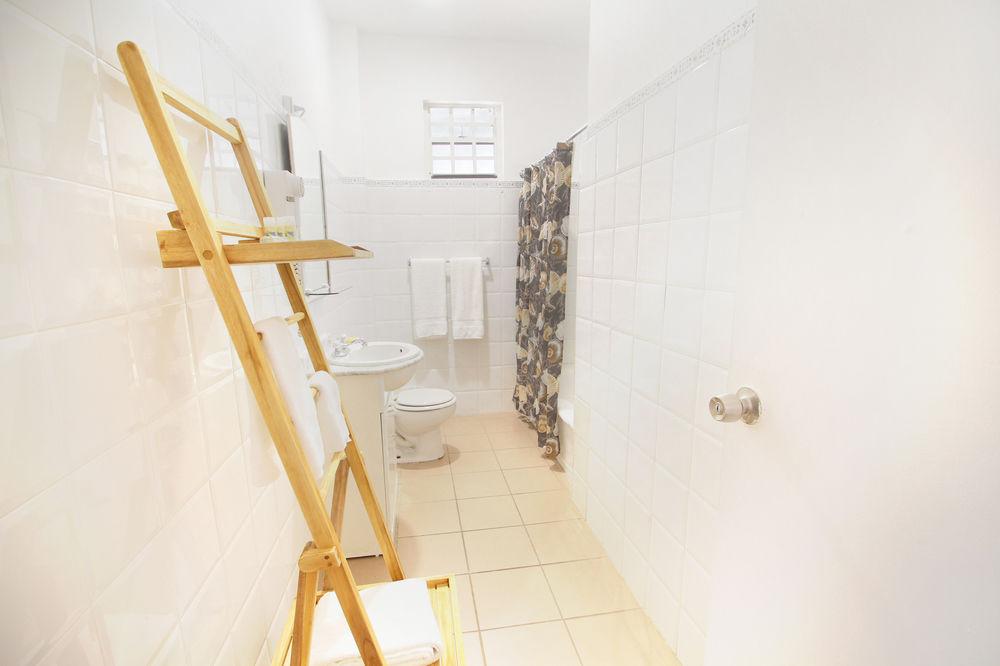 Фото Tres Palmas Inn