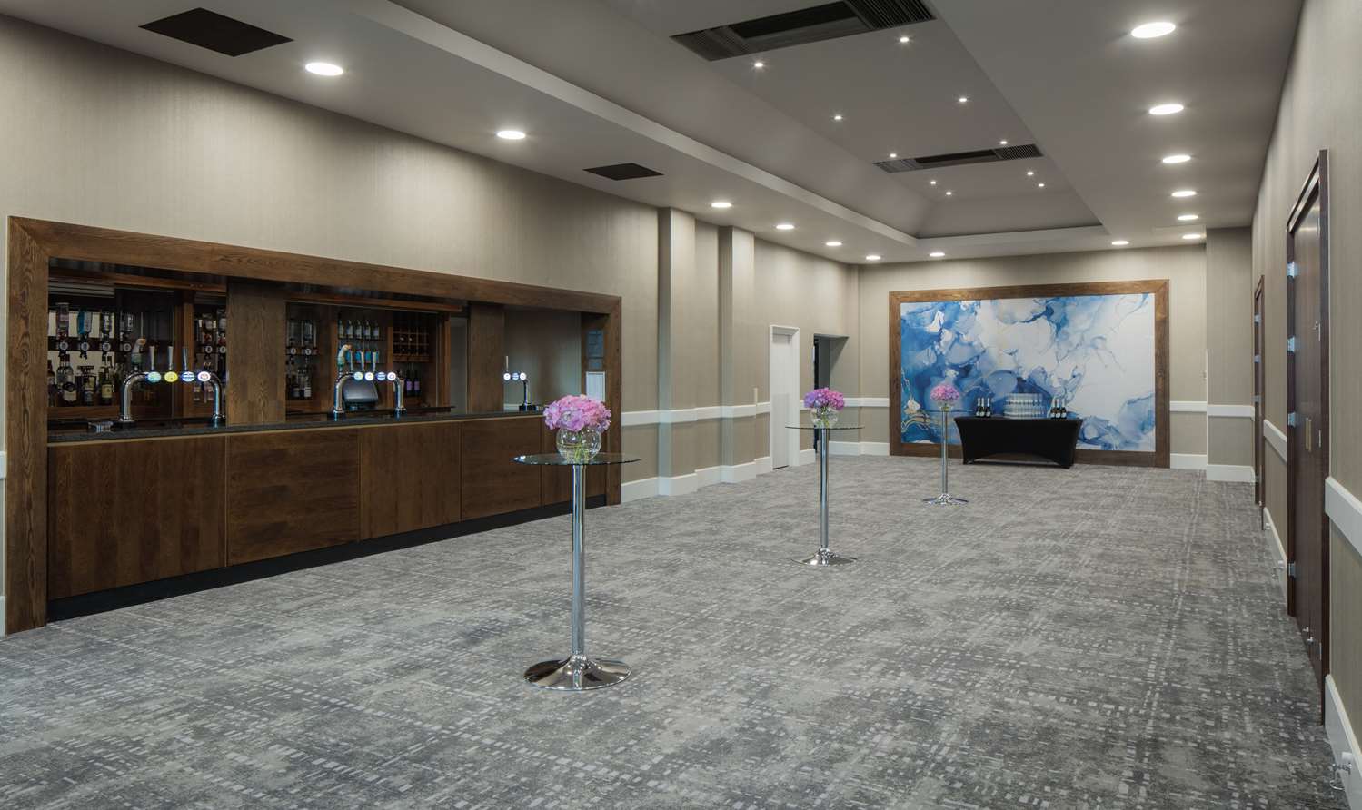 Фото Hilton London Watford