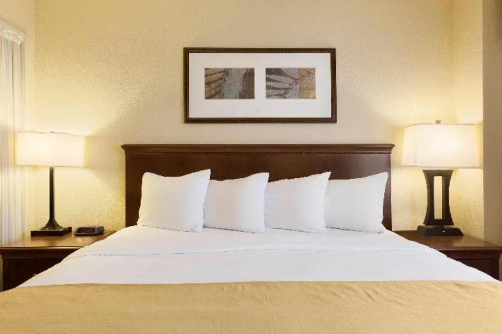 Фото Country Inn & Suites by Radisson, Rochester, Mn