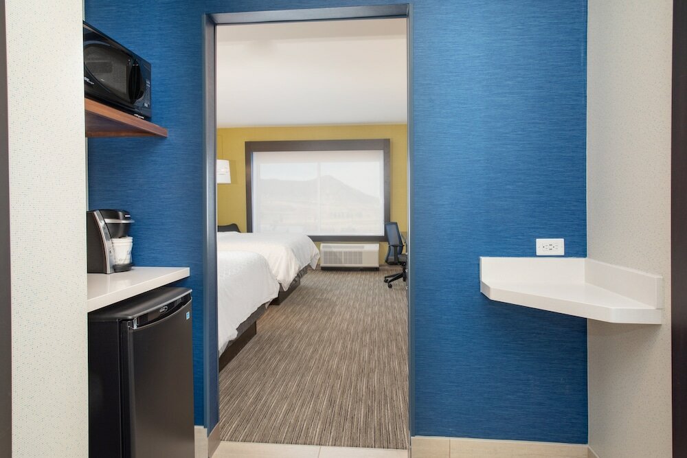 Фото Holiday Inn Express & Suites Ely, an Ihg Hotel