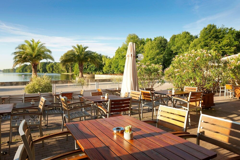 Фото Courtyard by Marriott Hannover Maschsee