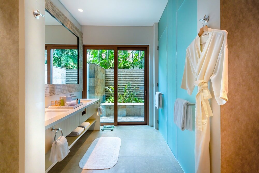 Фото Resorts World Sentosa - Equarius Villas