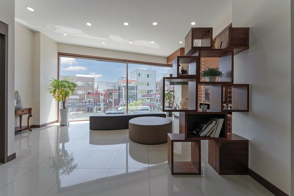 Фото Staywell Hotel