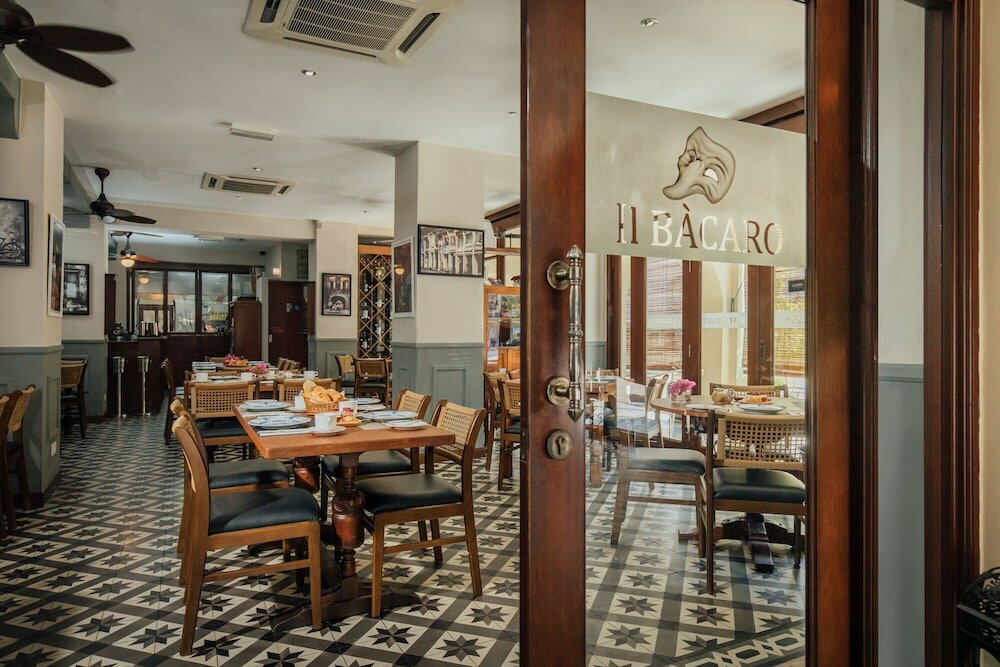 Фото Campbell House