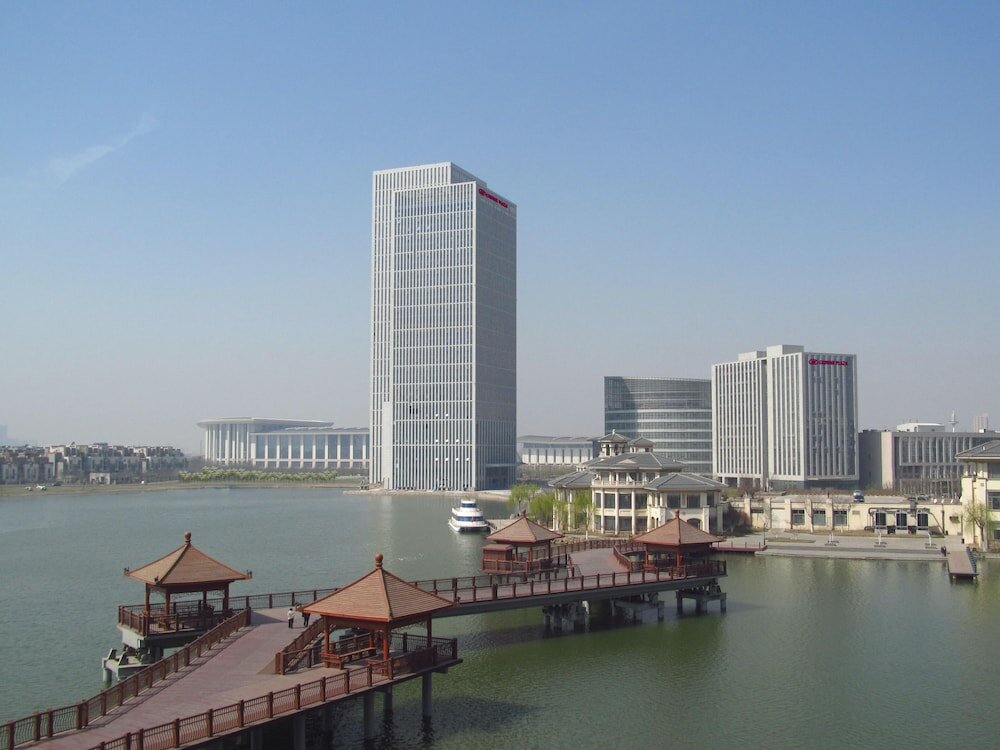 Фото Crowne Plaza Tianjin Meijiangnan