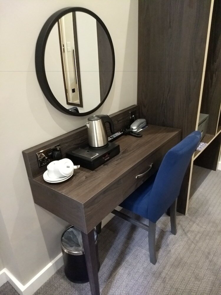 Фото Garden Court Hotel