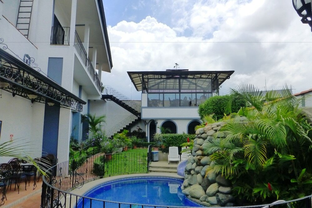 Фото Santo Tomas Hotel