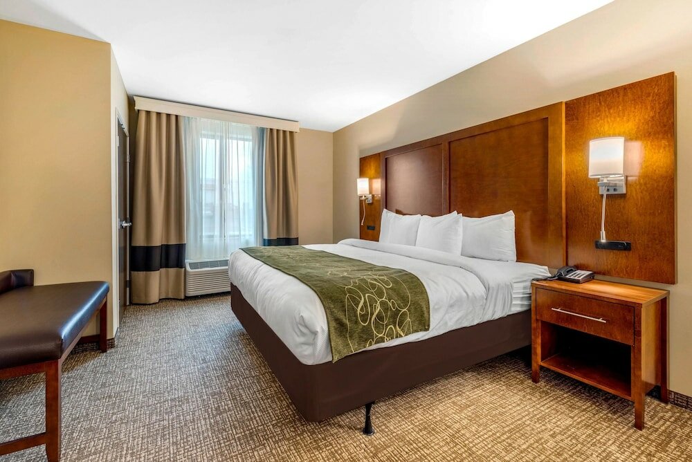 Фото Comfort Suites Denver near Anschutz Medical Campus