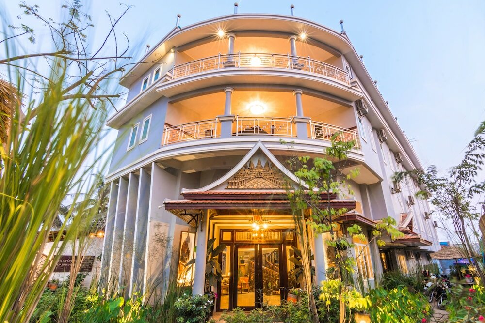 Фото отеля 1