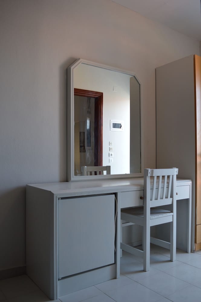 Фото Alkyonides Hotel