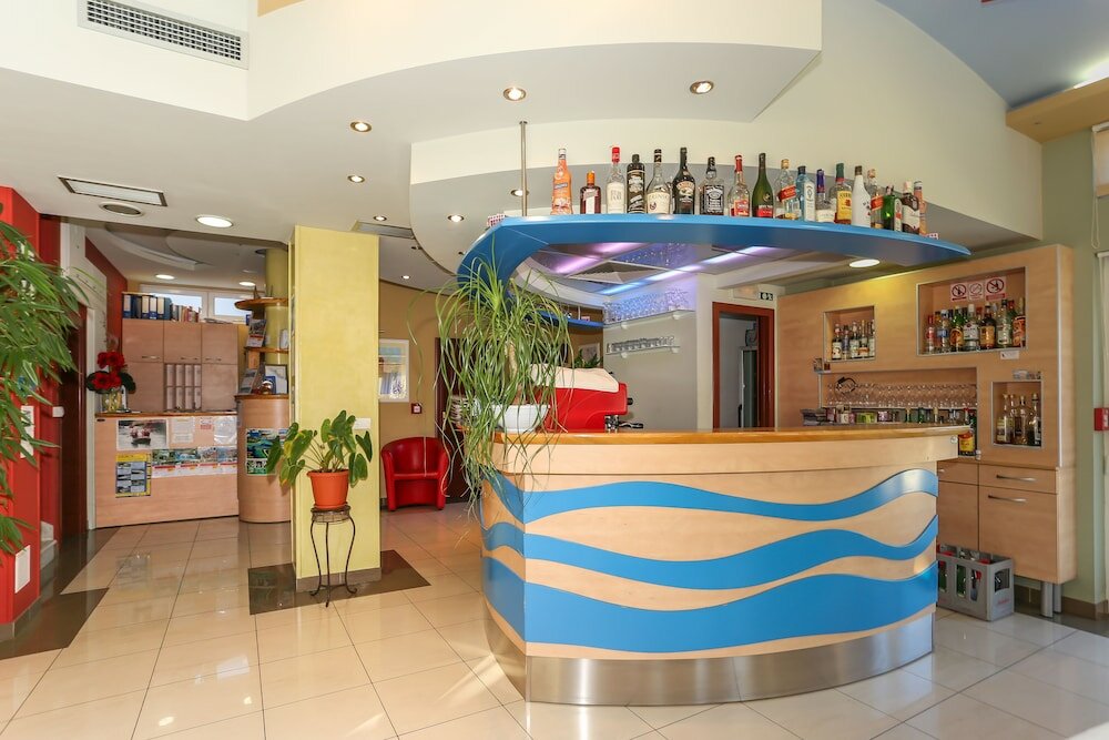 Фото Aparthotel Astoria