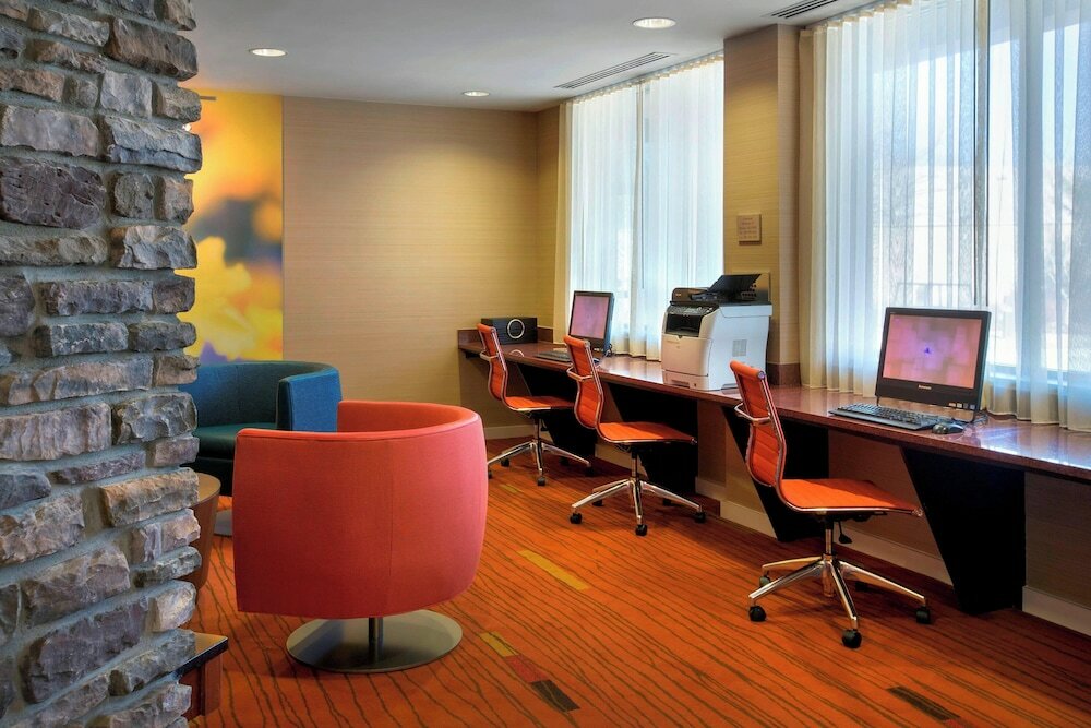 Фото Courtyard by Marriott Paramus