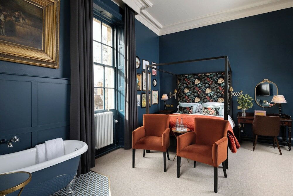 Фото The Churchill Hotel