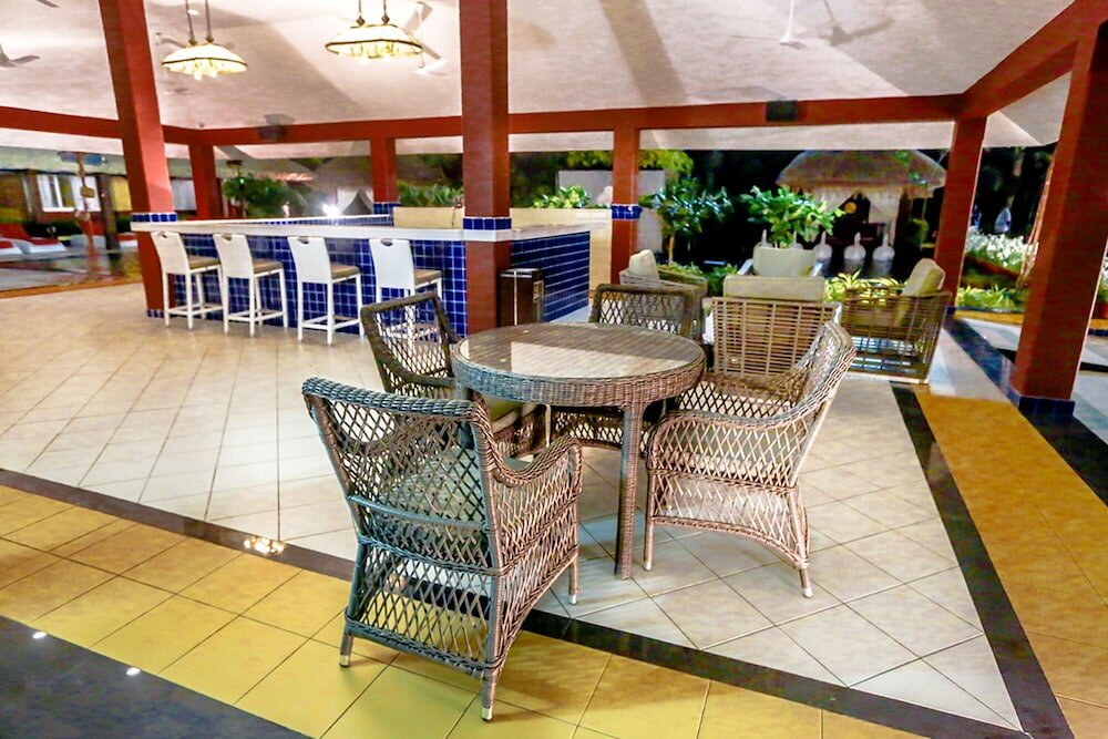 Фото Mayfair Waves