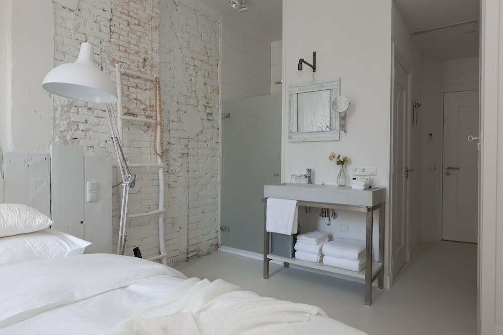 Фото Mother Goose Hotel