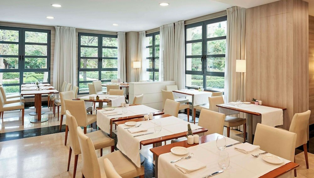 Фото Nh Valencia Las Artes