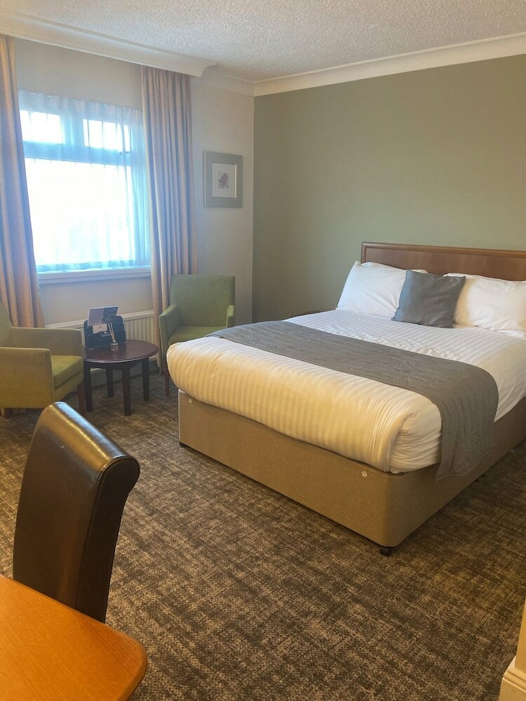 Фото The Caledonian Hotel