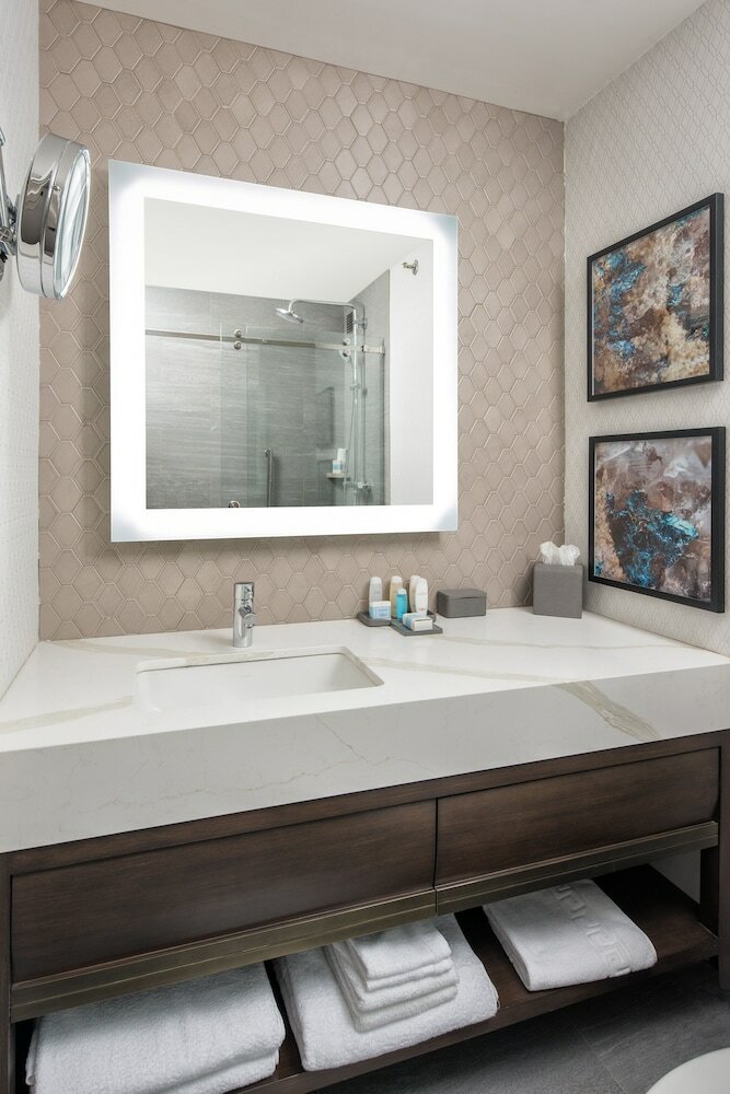 Фото Omni Charlotte Hotel